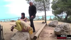 play Nena europea traviesa juega con su gran culo en un trío público con dominadores y un consolador