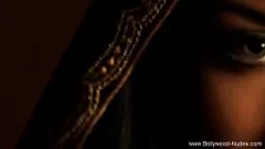 play الشعور بالشقاوة في الأوقات الشرقية مع فاتنة فقط للاستمتاع بامرأة سمراء آسيوية راقصة بوليوود تجرد من الإثارة الجنسية