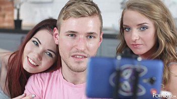 play Un garçon baise avec deux filles mignonnes et nymphomanes