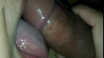 play De dwerg xnxx xnxx begint een volwassene een pijpbeurt te geven