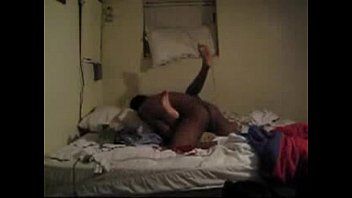 play Ostry seks między dwoma czarnymi mężczyznami xnxx