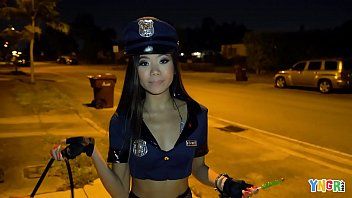play jeune ciel de culpabilité asiatique baisée halloween