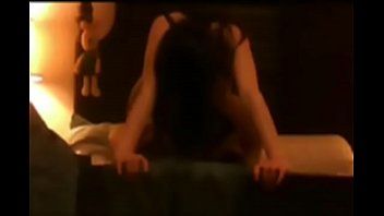 play La lesbienne ne peut pas dire non à son amie qui veut essayer quelque chose de nouveau