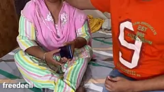play El amigo del marido se folla a su esposa en un encuentro casero caliente