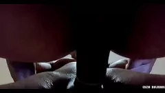 play Amateur interracial fait maison: une fille soumise aspire à la grosse bite du gars musculaire