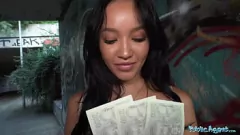 play Agentul public primește o muie și un sex hardcore de la gagica asiatică Vargas